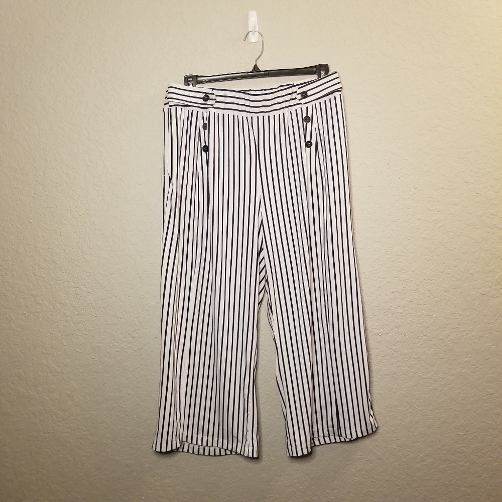 Striped wide leg pants